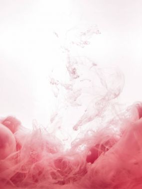 Beyaz arka plan üzerinde izole su mürekkep girdap. Boya su. Pembe mürekkep su yakın çekim yumuşak dağıtım damlacıkları bir. Arka plan. Patlama sarı su sıçramalarına akrilik mürekkep