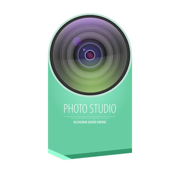 Fotostudio logo en visitekaartje template. Realistische lens camera met grafisch element, sjabloon voor fotograaf studio. Foto studio icoon. — Stockvector