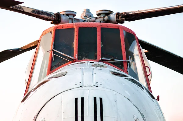 Cockpit of an old vintage helicopter with blades — Stock Photo, Image