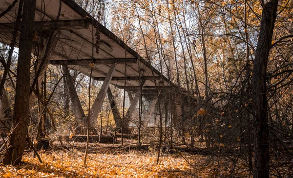 Verlassenen infizierten Park in Tschernobyl Ukraine an einem Herbsttag — Stockfoto