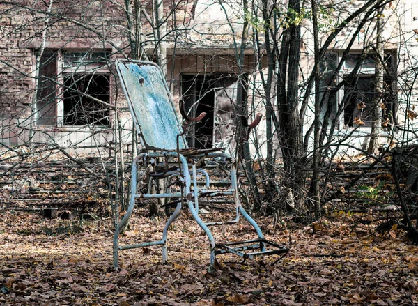 Знаменита небезпечна лікарня в покинутому зараженому місті Чорнобилі. — стокове фото