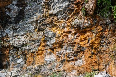 Deniz kıyısındaki güzel uçurum dokusu