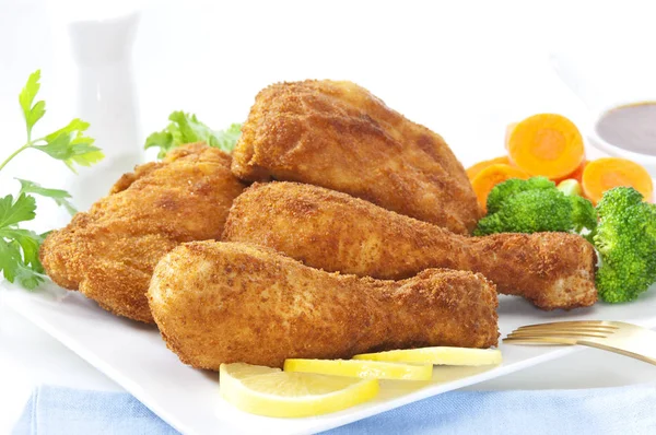 빵가루로 닭고기와 — 스톡 사진