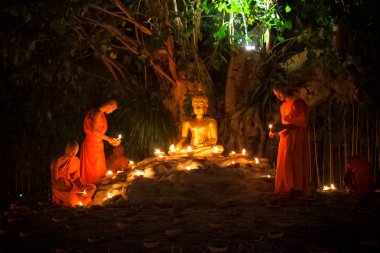 Chiang Mai, Tayland - 25 Şubat: Tanımlanamayan Budist keşiş yangın 