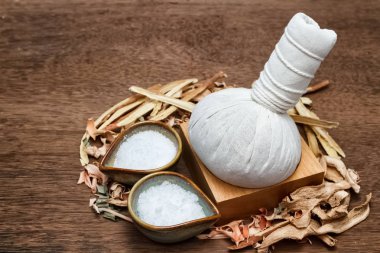 Borneol kafur, meyan kökü, zencefil Limon otu kullanımı için Tay h ile