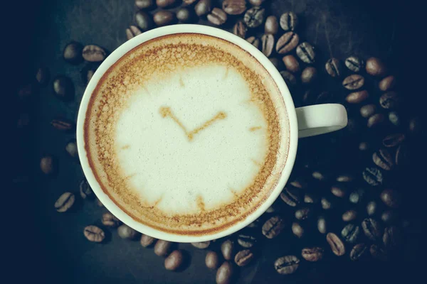 Tempo de café, assistir desenho em latte arte xícara de café, styl vintage — Fotografia de Stock