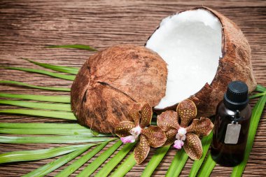 Hindistan cevizi esans alternatif tedavi, güzellik ve spa için