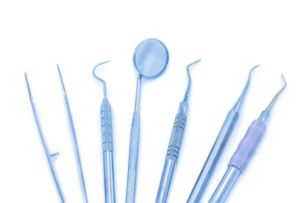 Strumenti dentali in una luce medica sterile — Foto Stock