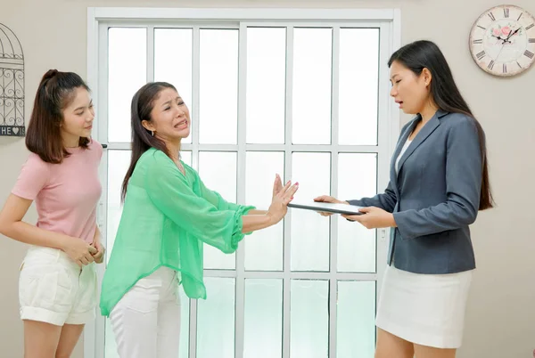 Angry customers that rejects to sing a contract at office