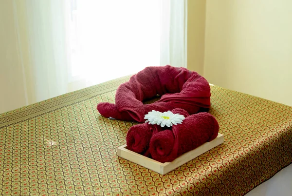Massage bed in massage room,spa salon concept — Stock Photo, Image