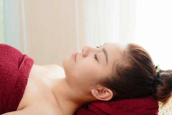Beautiful relaxing woman getting spa massage — Stock Photo, Image