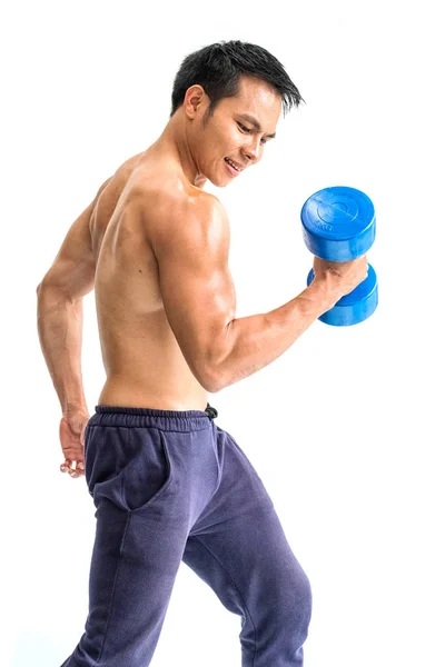 Kas gömleksiz erkek vücut geliştirmeci beyaz izole — Stok fotoğraf