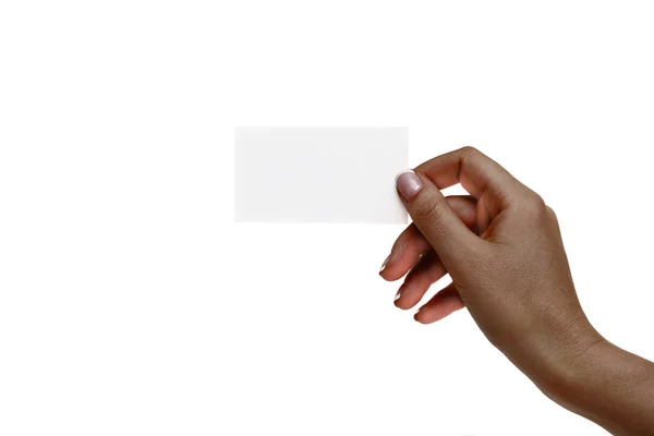 Απομονωμένη αφρικανική γυναικείο χέρι κρατά λευκή κάρτα σε ένα λευκό backgro — Φωτογραφία Αρχείου
