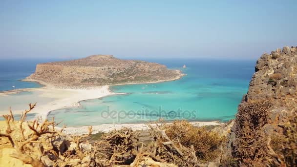 Balos lagoone on Crete. Greece. Gorizontal moving of camera. — Stock Video