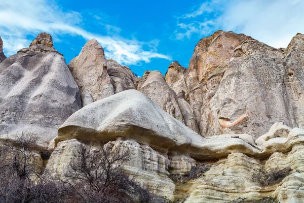 Cime delle montagne in Cappadocia in inverno. Turchia . — Foto Stock