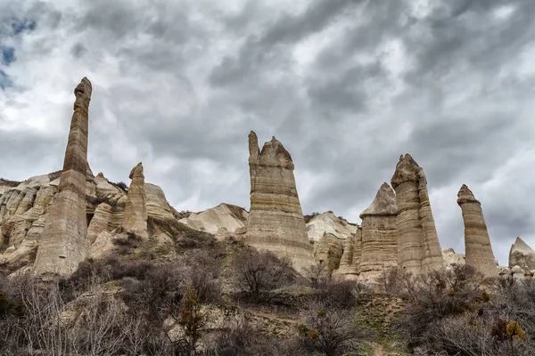Quaint tops of the mountains in Cappadocia in winter. Turkey. — Stock Photo, Image