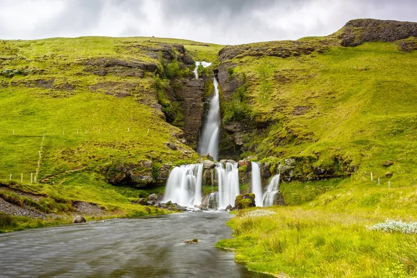 Cascade de Glugafoss et la rivière en Islande — Photo