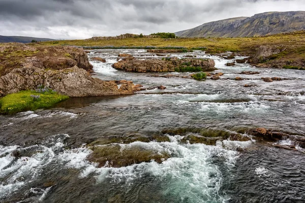 Veduta del fiume nel parco nazionale di Tingvellir in Islanda — Foto Stock