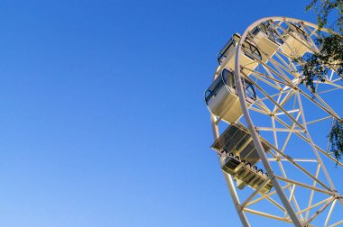 Beyaz Dev dönme dolap