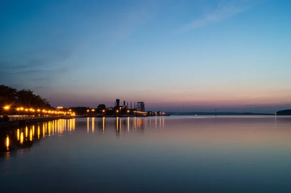 Gece gölün peyzaj