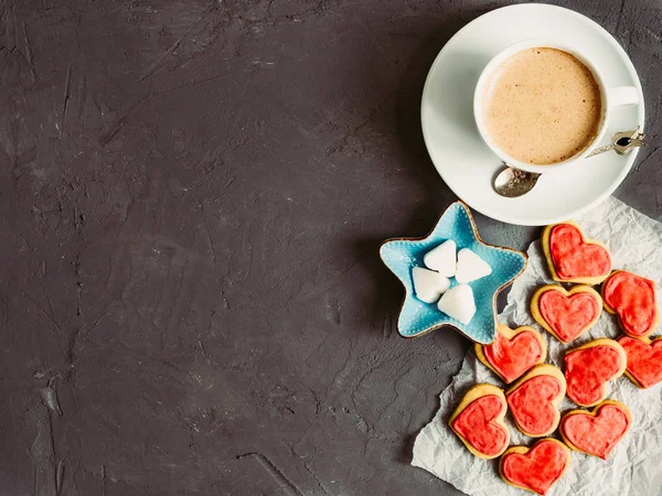 Strong and fragrant coffee with fresh biscuits in the glaze for those who love.