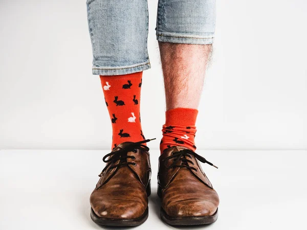Φωτεινό, αστεία κάλτσες, vintage και καφέ παπούτσια — Φωτογραφία Αρχείου