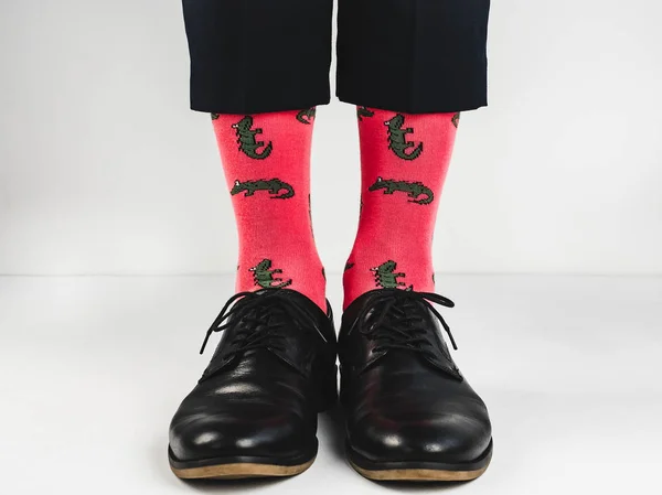Stylové boty a vtipné ponožky — Stock fotografie
