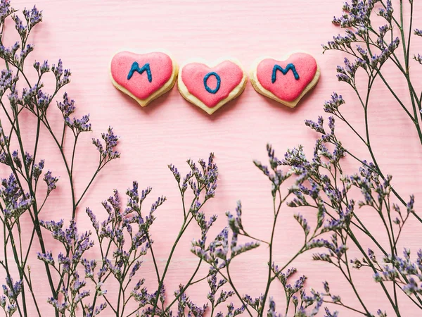 Glazed cookies with the word MOM — Stock Photo, Image