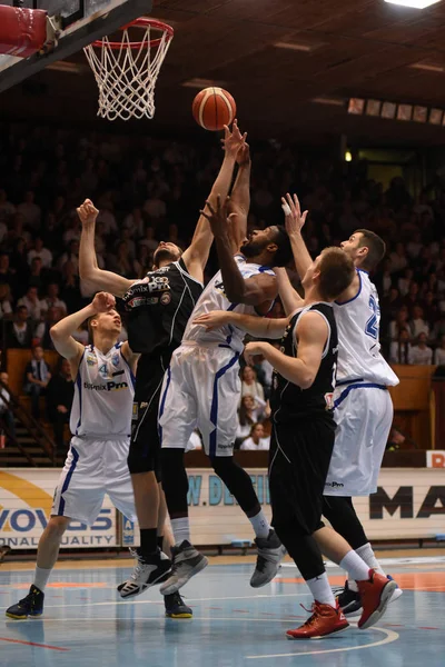 Kaposvar - Permainan basket Pecsi VSK — Stok Foto