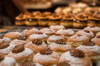 Tatlı, temiz, lezzetli kekler her zevke uygun.