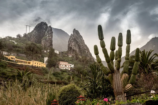 Ada, La Gomera, bir dağ manzarası. Kanarya Adaları Şubat 2018