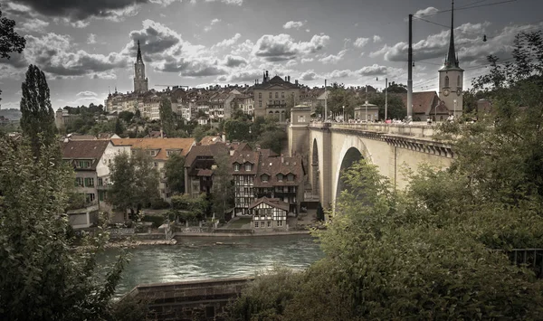 Scenisk Sommar Syn Arkitekturen Gamla Stan Bern Med Untertorbrcke Bron — Stockfoto