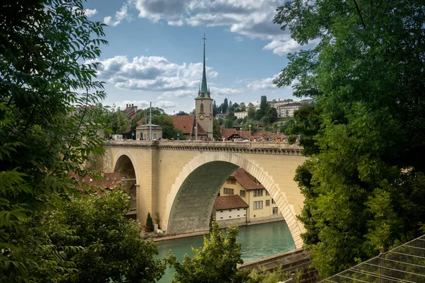 Szcenírozott Nyári Kilátás Építészet Óváros Bern Untertorbrcke Híd Felett Aare — Stock Fotó