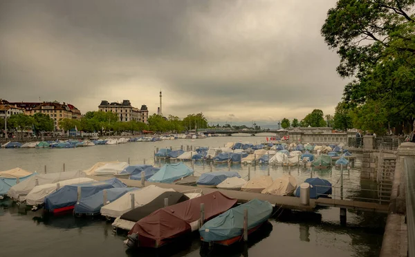 Vista Panorámica Del Centro Histórico Zurich Con Las Famosas Iglesias —  Fotos de Stock