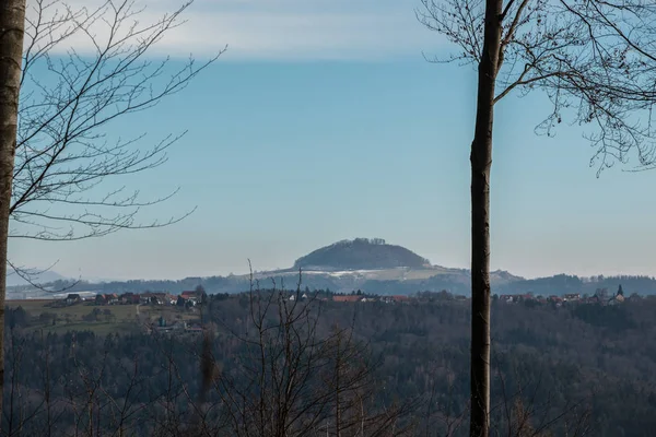 Поля, пагорби, ліси і цивілізації в Німеччині — стокове фото