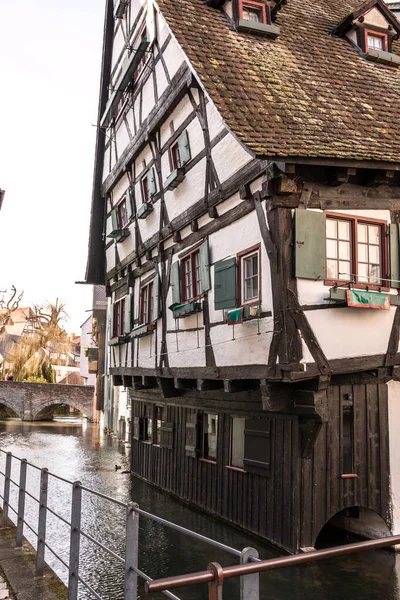 Vieux Bâtiments Historiques Dans Vieille Partie Ville Près Rivière — Photo