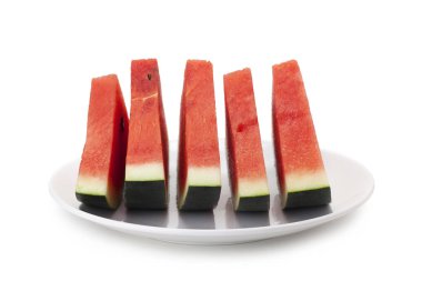 Beyaz tabakta karpuz 