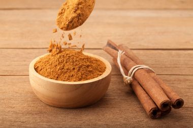 Kabuk tarçın ve toz tarçın