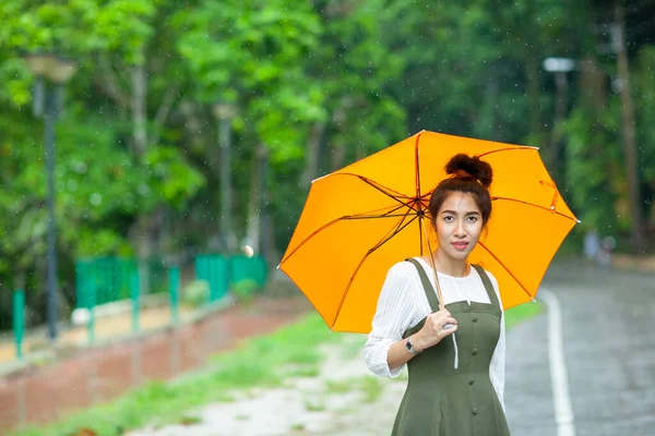 Potret wanita asia yang cantik — Stok Foto