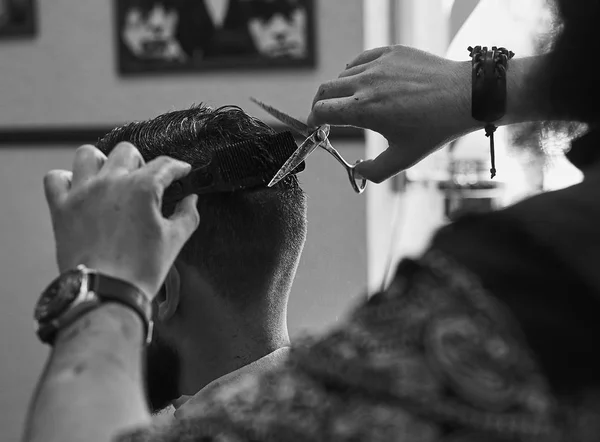 Barbiere Crea Miracolo — Foto Stock