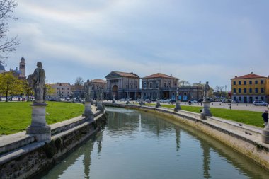 Kent Meydanı ve Padua, İtalya Nisan 2015'ile park