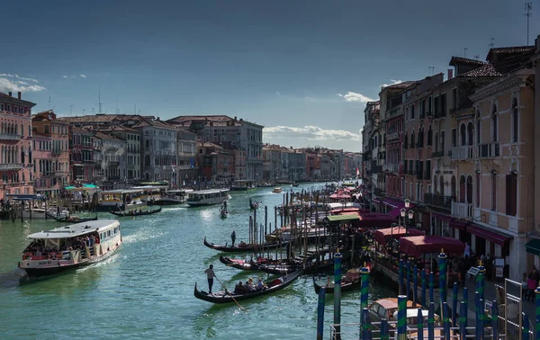 The traffic with gandolas at Venice Italy — Stock Photo, Image