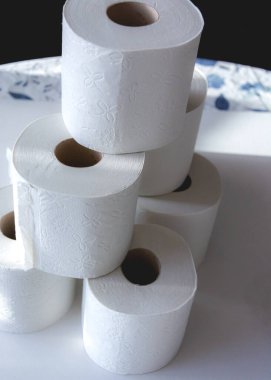 İsveç 'te karantina sırasında yığınla tuvalet kağıdı.
