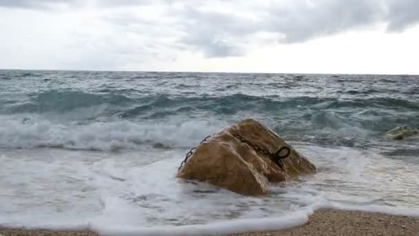 Sea Waves Autumn Day Mediterranean Waves Strike Large Rock Which — ストック動画