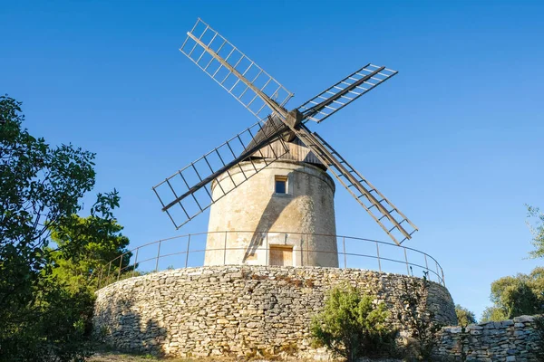 Joucas Provokation Frankreich Oktober 2019 Alte Windmühle Auf Einem Steinstand — Stockfoto