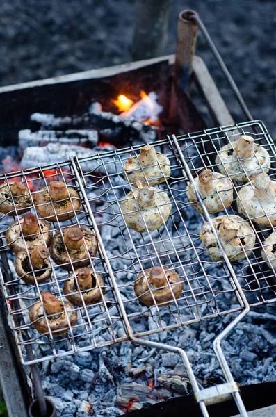 Deliciosos Cogumelos Brancos Champignon Suculentos Molho Soja Maionese São Fritos — Fotografia de Stock