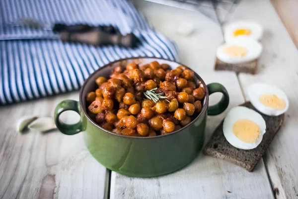 Vegan Buddha Mangkuk Mangkuk Dengan Sayuran Mentah Segar Kubis Wortel — Stok Foto