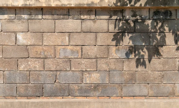 Alte alte staubige und schmutzige Zementmauer im Außenbereich — Stockfoto