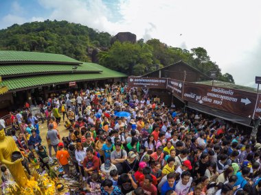 Chanthaburi, THAILAND - 3 Nisan 2016, Tayland halkı Kitcha 'ya seyahat ediyor