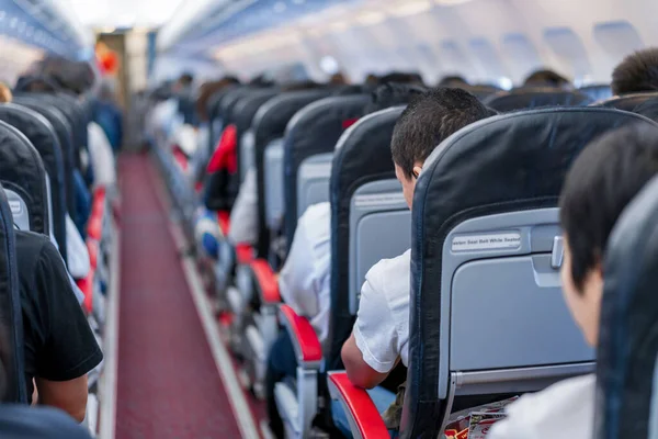 Assentos Avião Passageiros Sentados Toda Área Espera Que Avião Decole — Fotografia de Stock